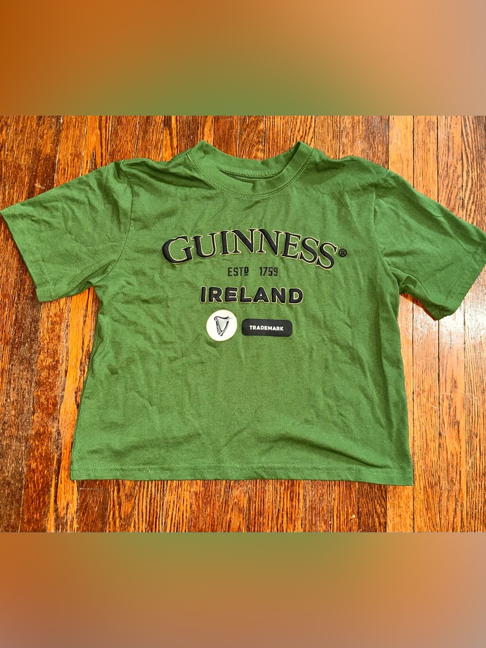 Cropped Men’s Small Guinness Ireland Green Short Sleeve Shirt